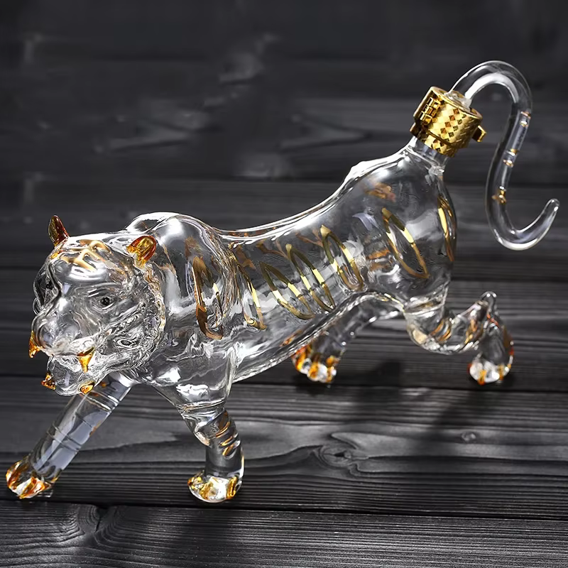 Beau tigre en forme d'animal, bouteille en verre sans plomb, carafe à vin, ustensiles de bar, carafe