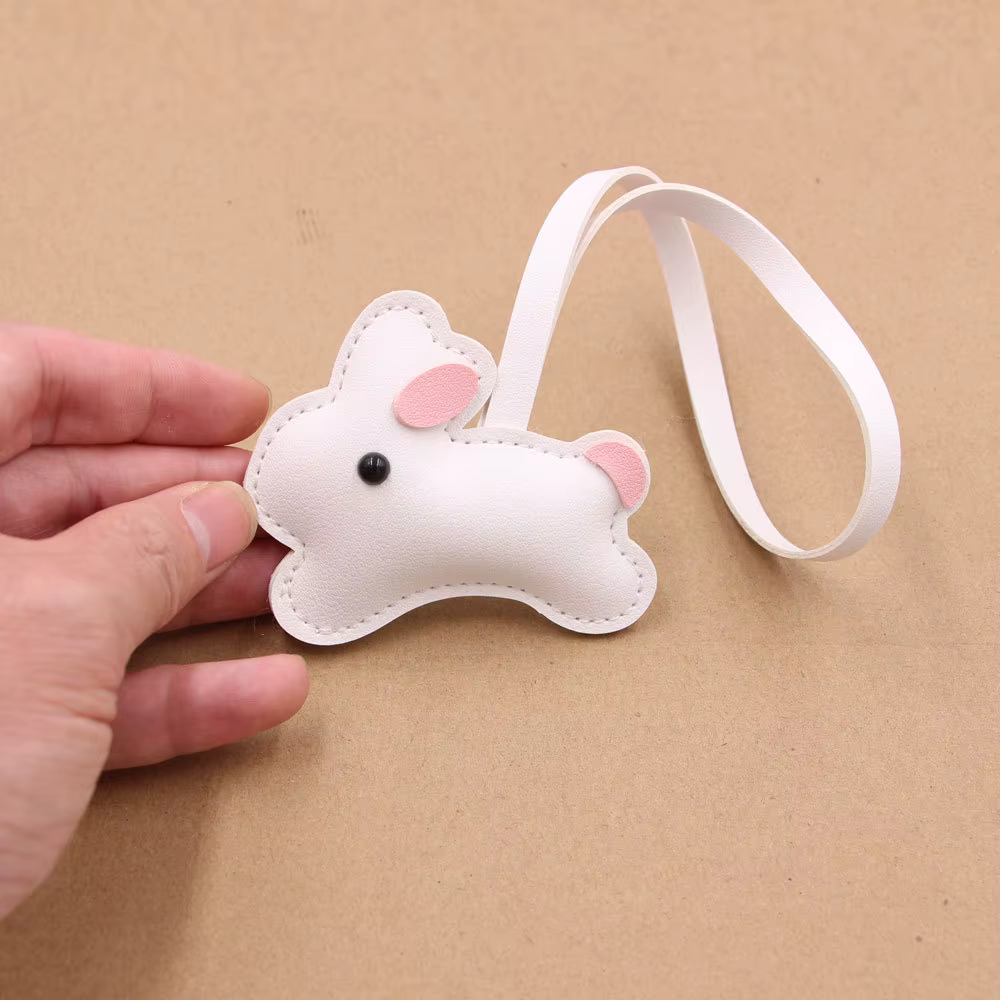 Porte-clés de voiture en cuir de lapin mignon, breloque de sac, série Miu, accessoire de vêtements,