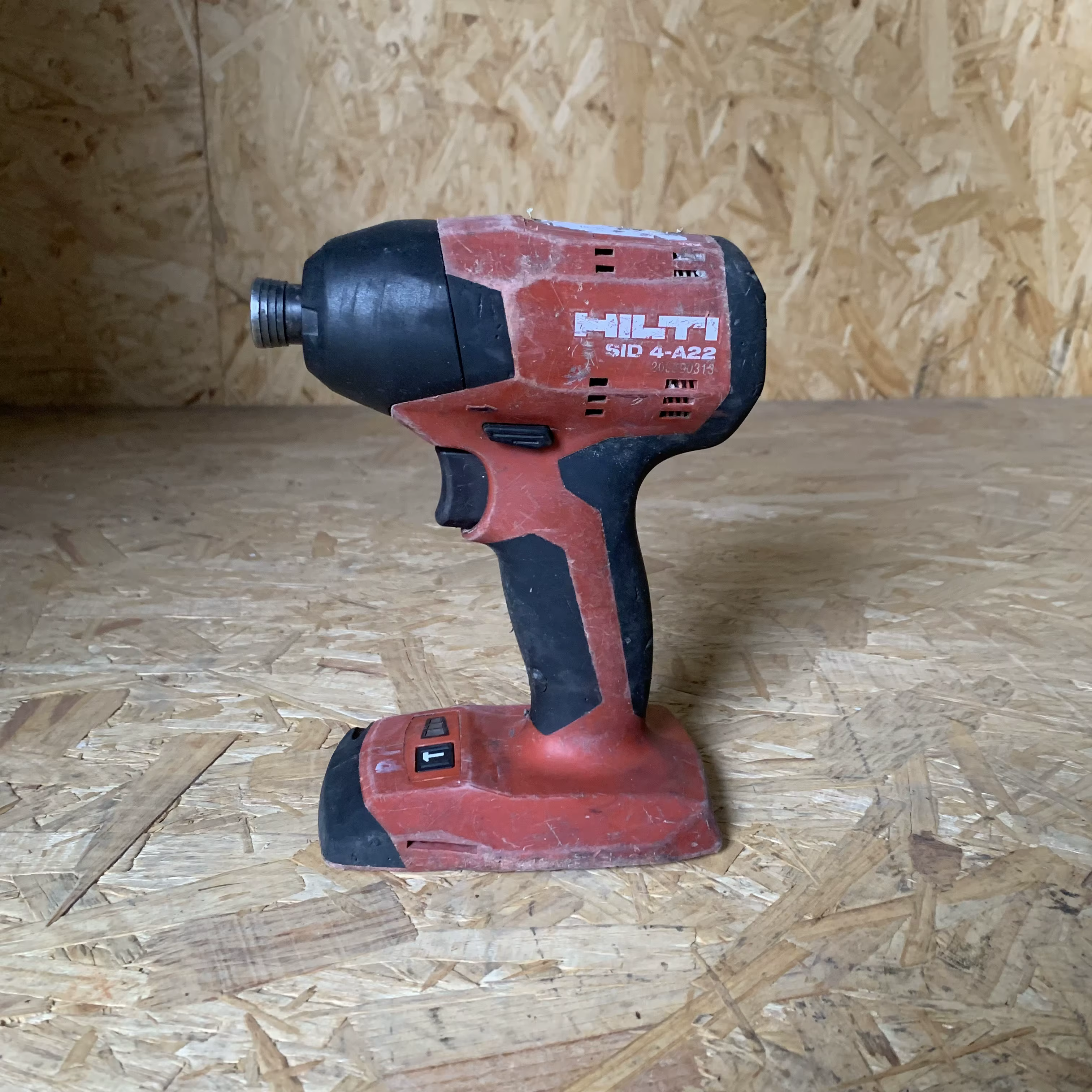 Visseuse à chocs sans fil HILTI avec visseuse électrique SID 4-A22 d'occasion, corps seul