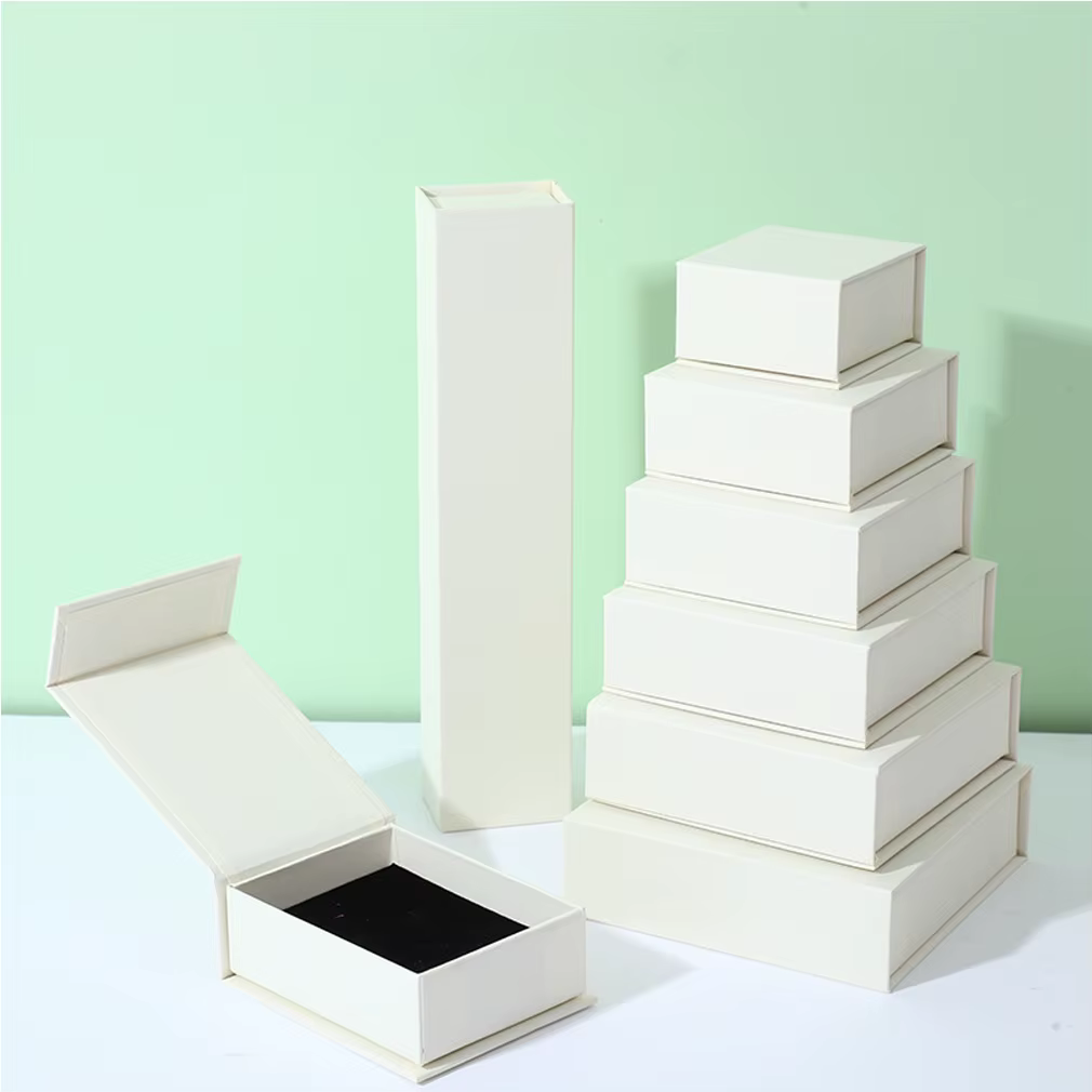Boîtes cadeaux magnétiques pour bijoux, lot de 50, petites boîtes à bracelets, emballage en carton b