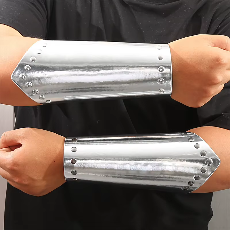 Protège-bras médiévaux en argent et or avec rivets, protection en cuir pour les chevaliers, costume