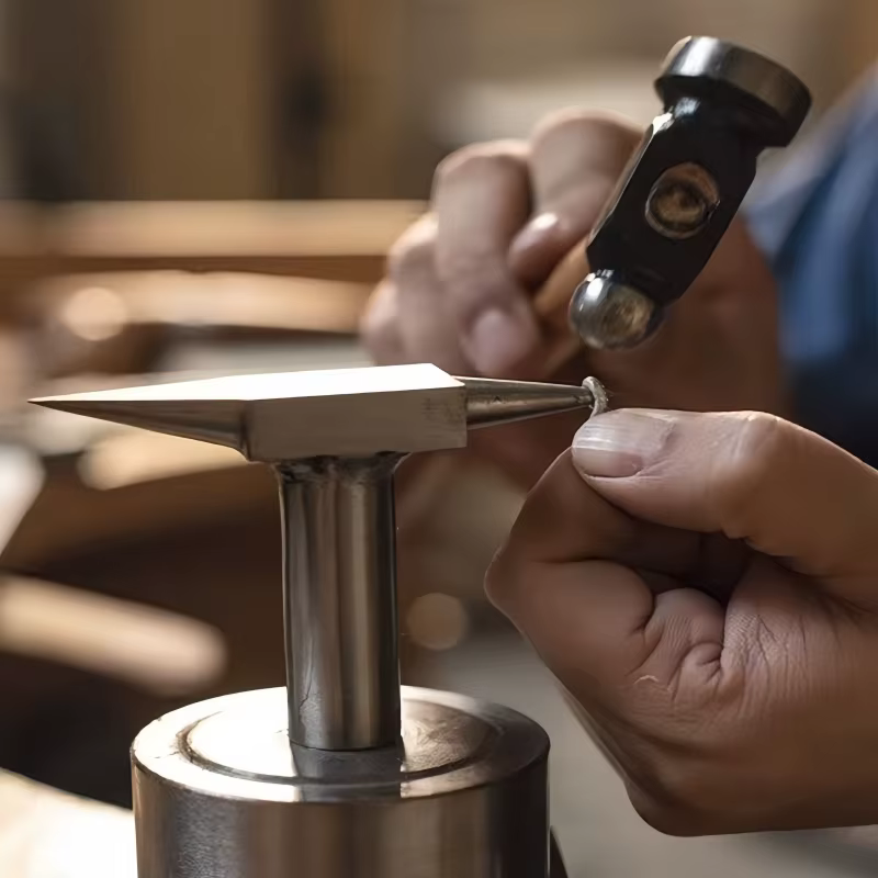 Enclume de corne professionnelle-bloc de banc de fabrication de bijoux pour la martelage d'anneaux en or/argent/cuivre et l'artisanat en métal bricolage