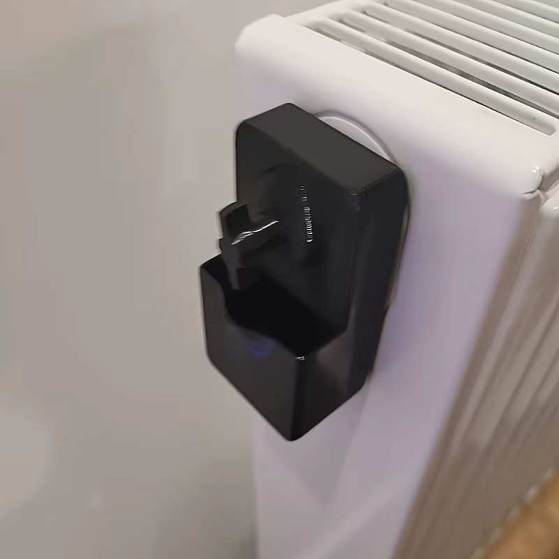 Clé de purge de radiateur avec boîte de récupération d'eau anti-débordement