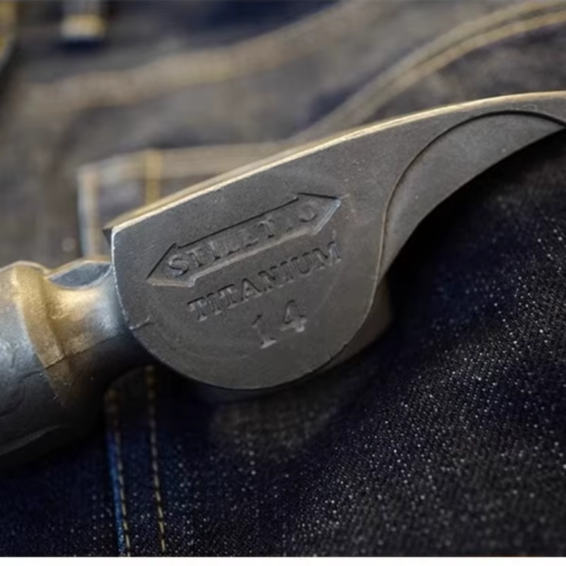 Tête de marteau de charpentier professionnel