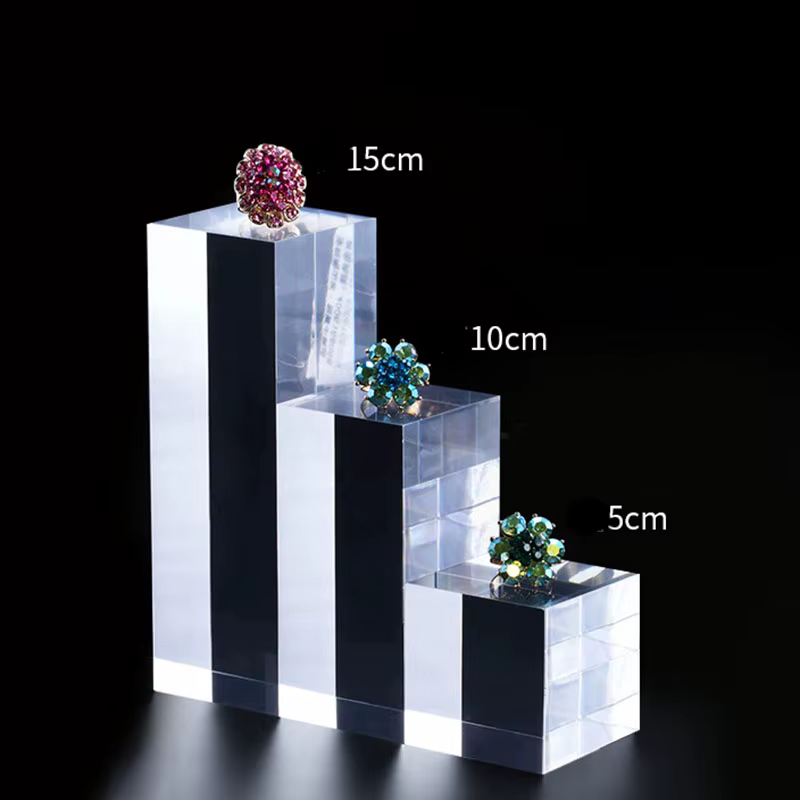 Présentoir de bijoux en bloc carré en plexiglas