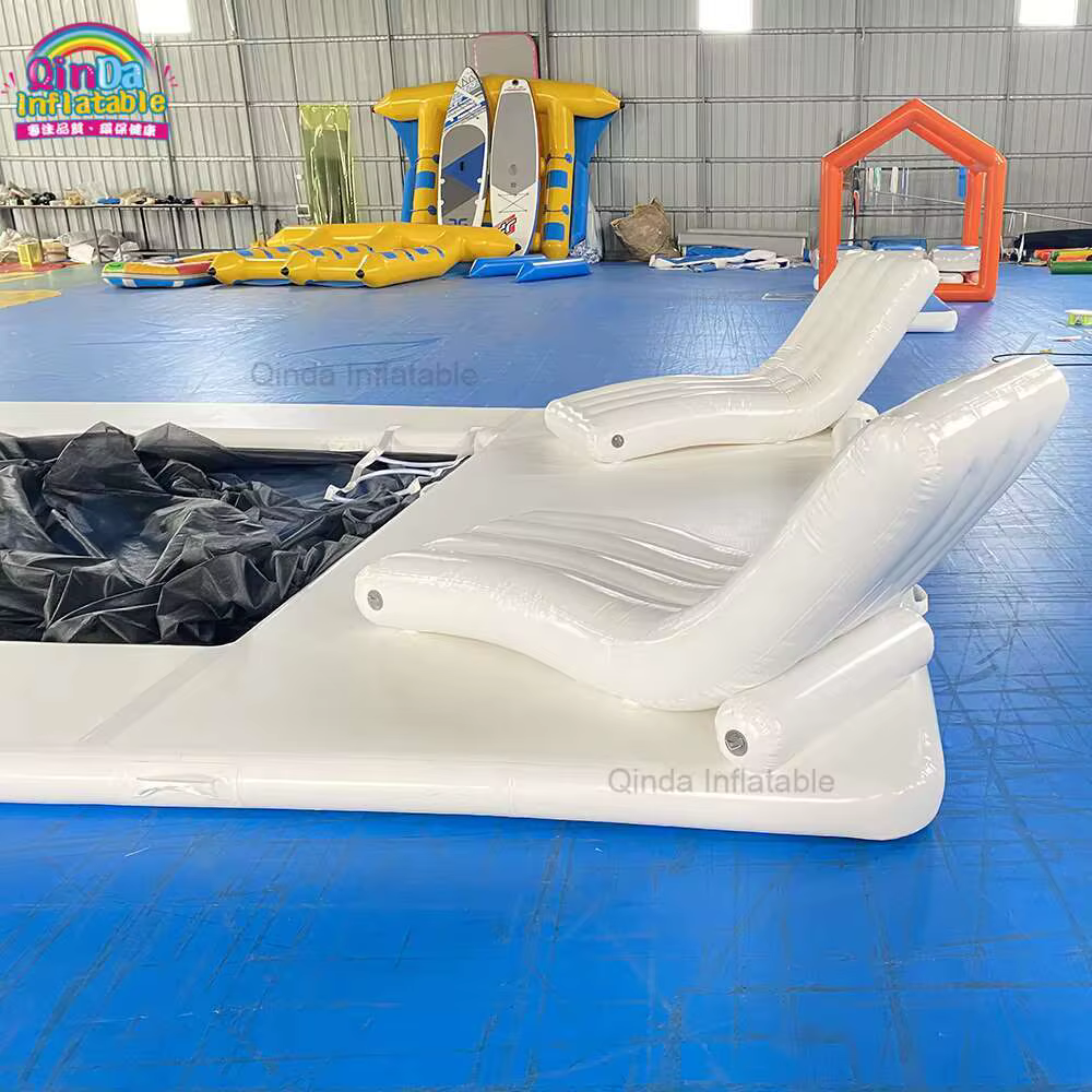 Piscine gonflable personnalisée avec chaise, en forme de yacht