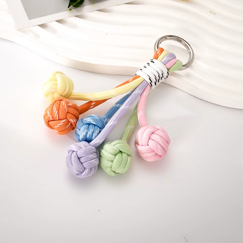 Porte-clés en boule tressée à la main couleur Miu d'été, breloque de téléphone portable en corde de nylon, pendentif de sac, accessoire de mode