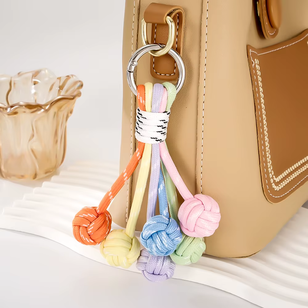 Porte-clés en boule tressée à la main couleur Miu d'été, breloque de téléphone portable en corde de nylon, pendentif de sac, accessoire de mode