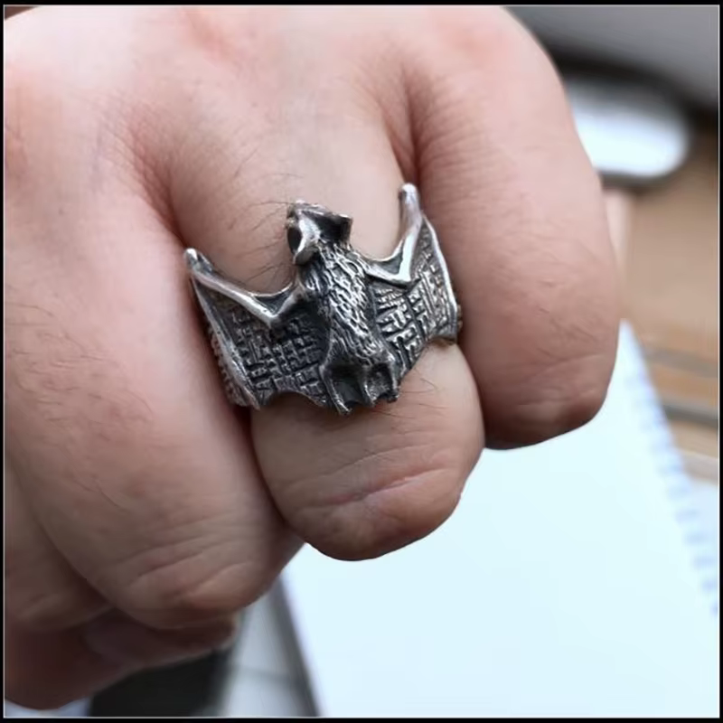 Bague chauve-souris noire rétro pour homme
