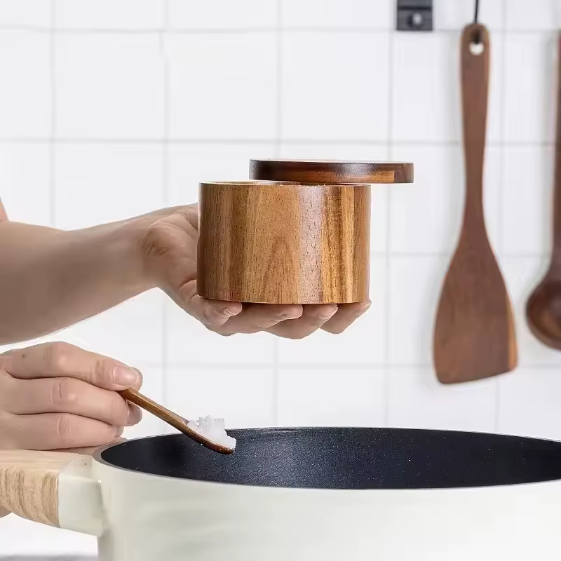 Pot d'assaisonnement en bois