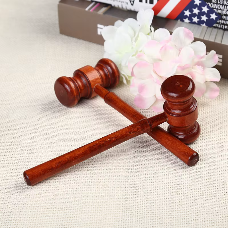 Mini marteau de décoration pour avocat