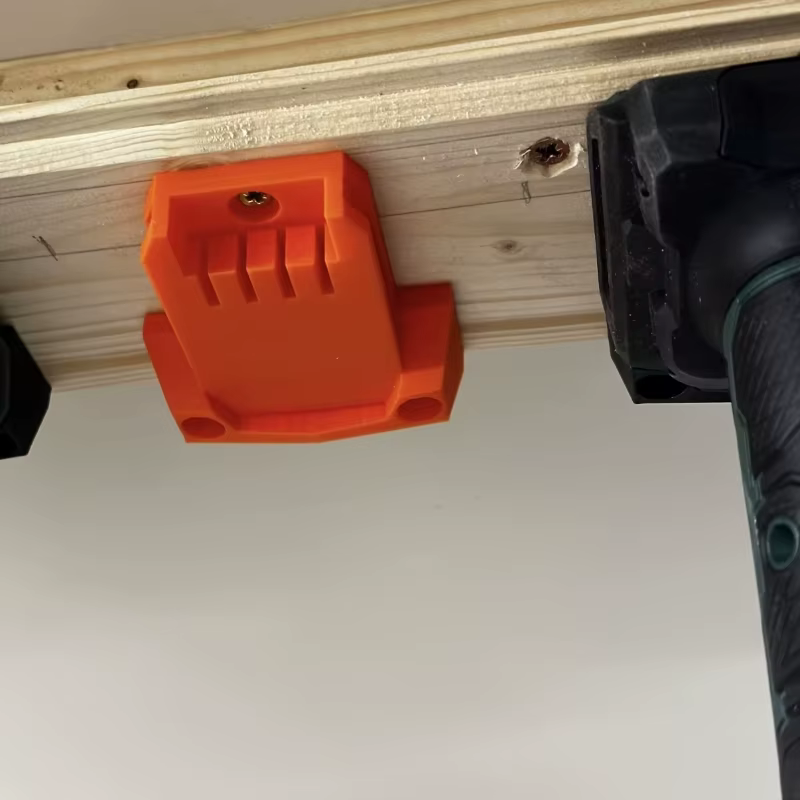 Support d'outils monté au plafond