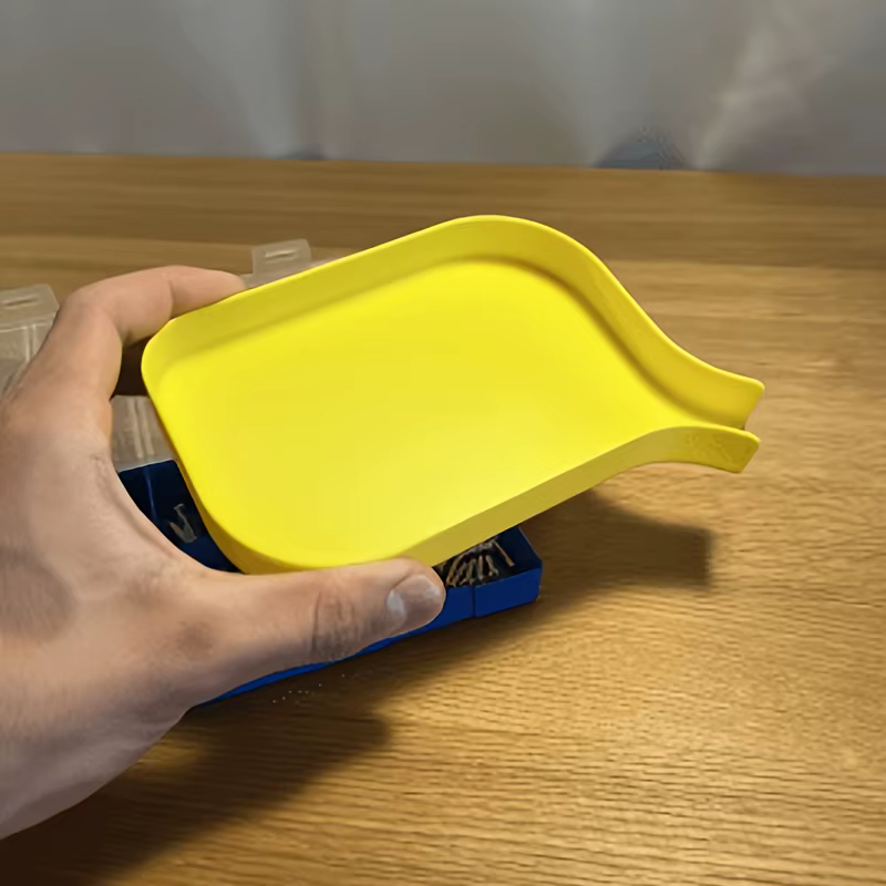 Plateau en plastique durable avec butée de retenue