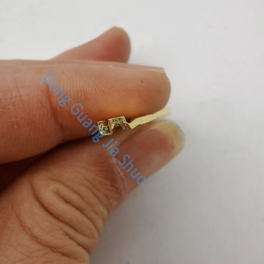 JS 2317 clé spéciale multi-fentes de forme spéciale clé allemande vierge
