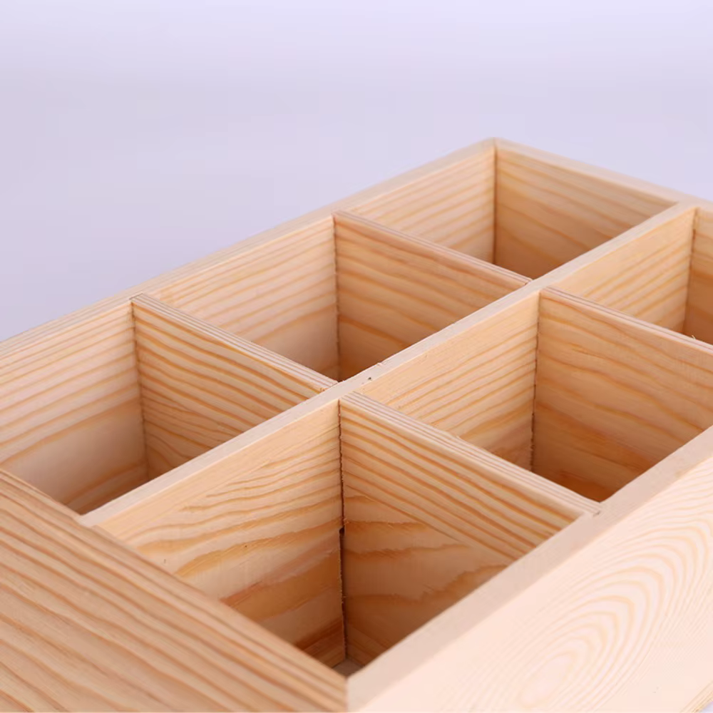 Boîte à tiroirs en bois