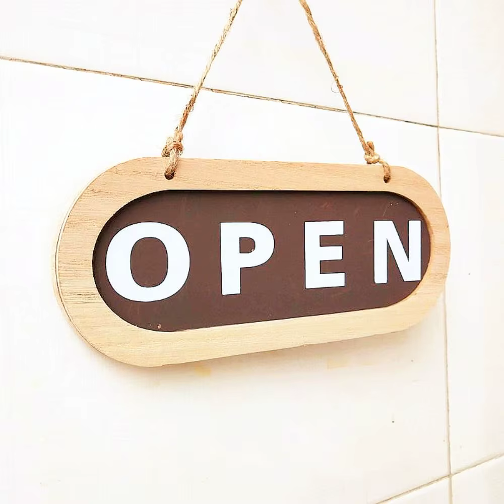 Panneau de porte double face en bois avec corde