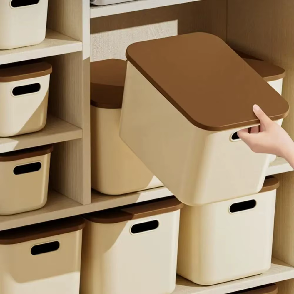 Boîte de rangement empilable avec poignée de couvercle