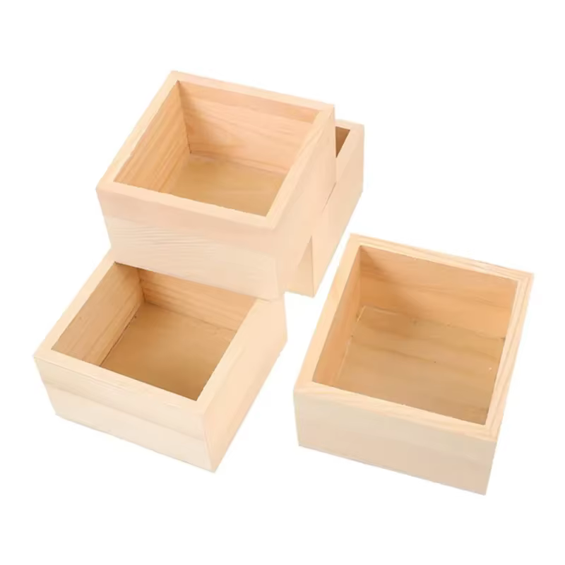 1 boîte en bois carrée non finie