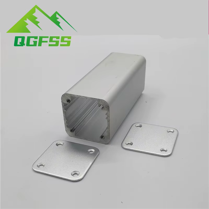 Boîtier en aluminium étanche 80/100x32x32mm