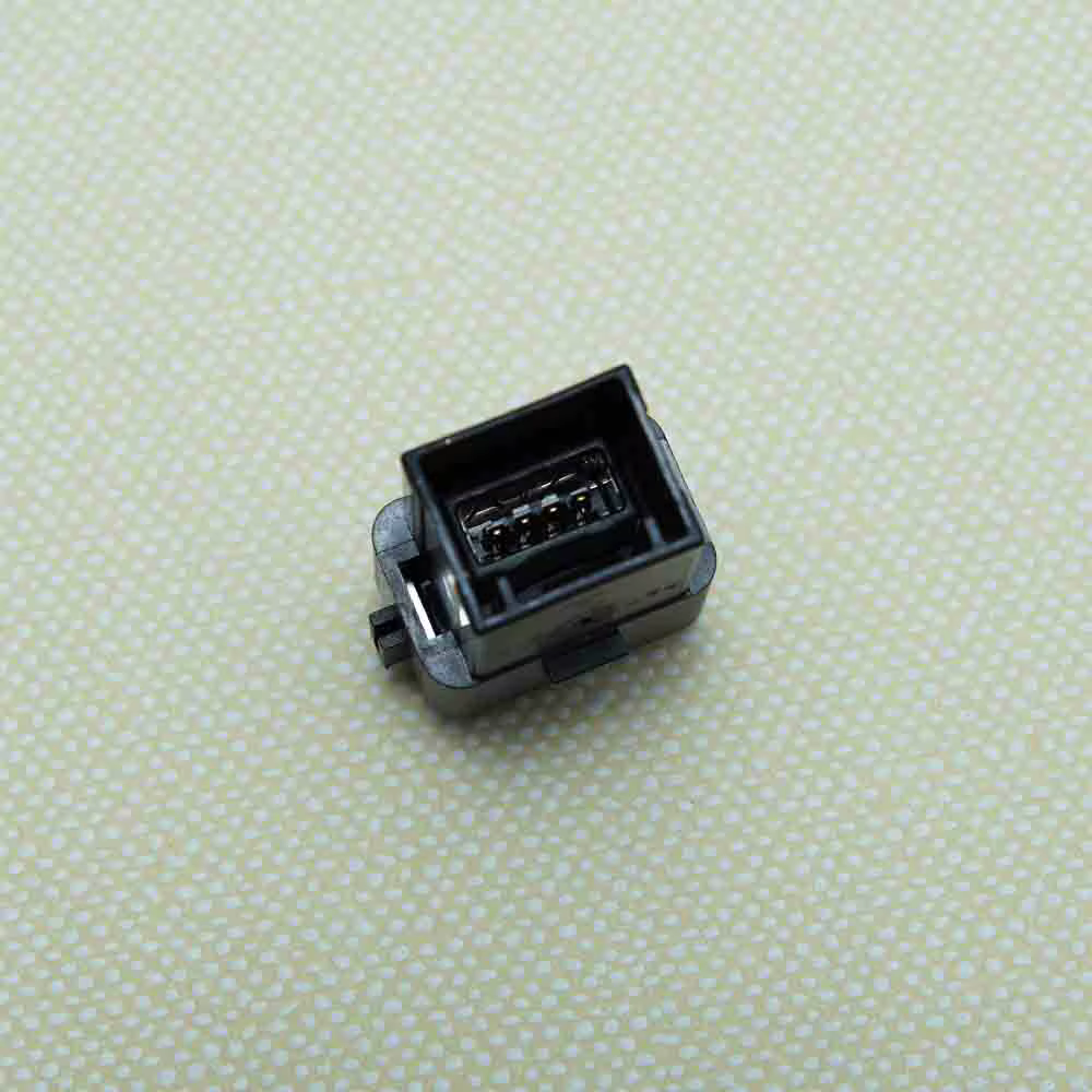 30775252 Pour Volvo C30 C70 S40 S60 S60L S80 S80L V40 V50 V60 V70 XC60 XC70 Prise USB de voiture Pièces automobiles