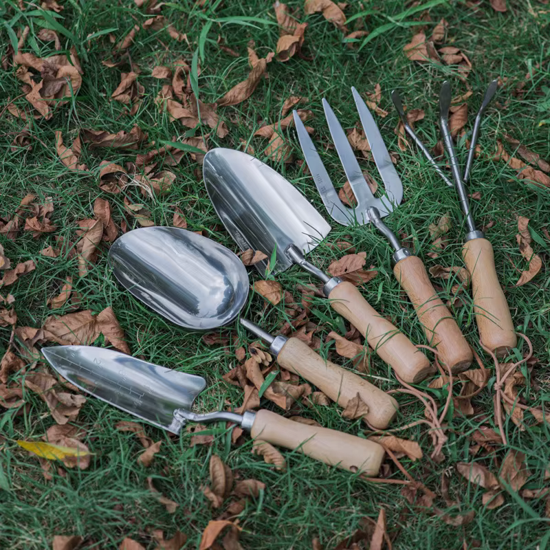 Ensemble d'outils de jardin