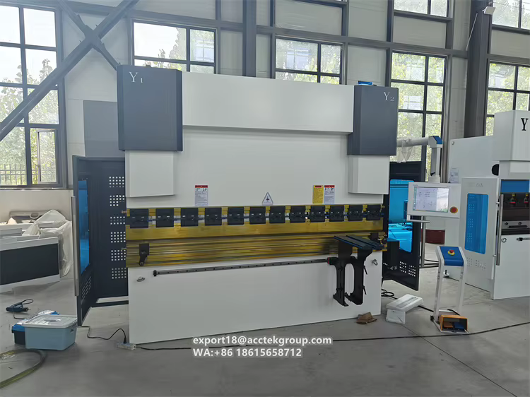 Presse plieuse CNC hydraulique pour tôles
