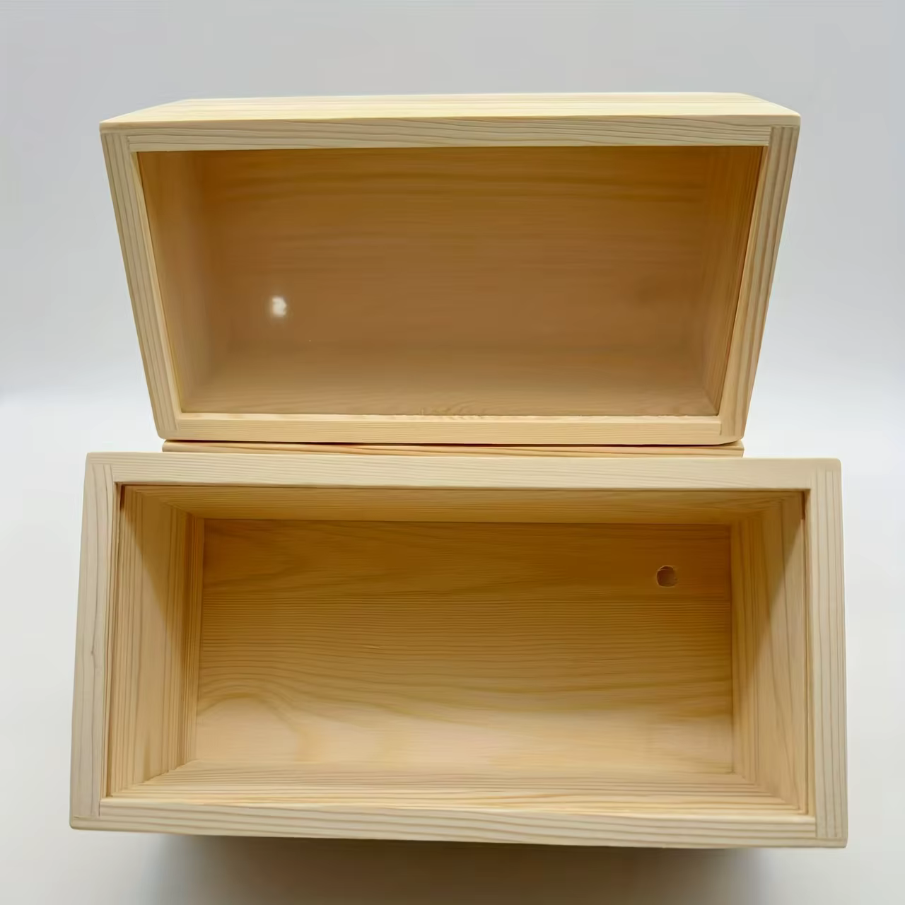Boîte de rangement en bois massif monobloc