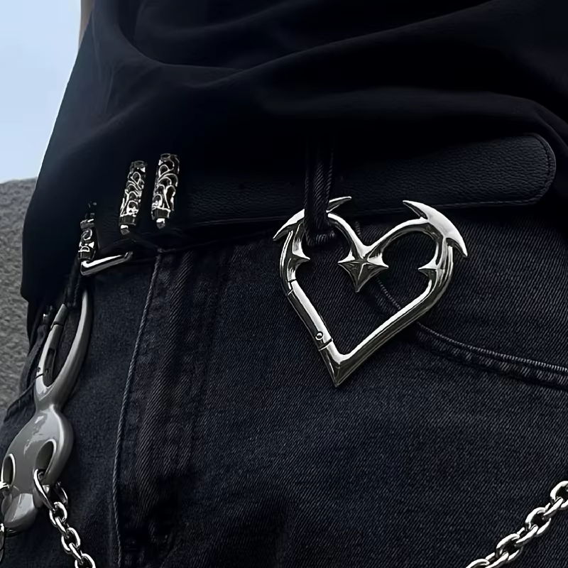 Porte-clés gothique en forme de cœur
