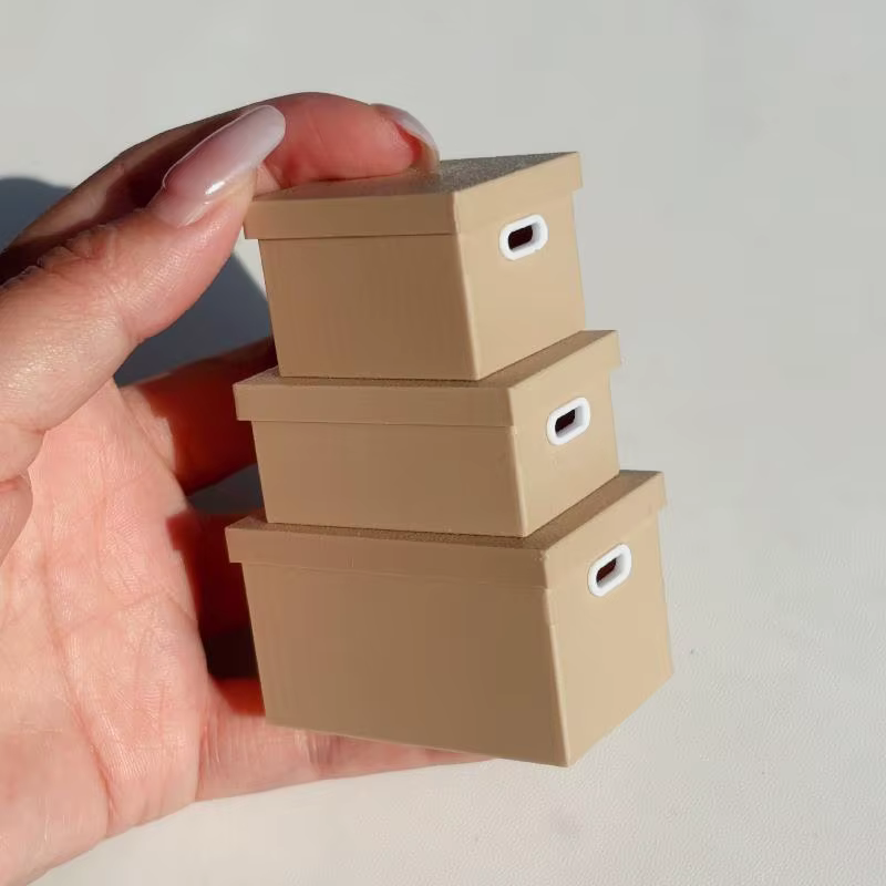 Boîte de rangement miniature pour maison de poupée avec couvercle, décoration colorée pour la maison, modèle de micro-scène, ornements, accessoires de décoration, échelle 1/12, cadeau DIY