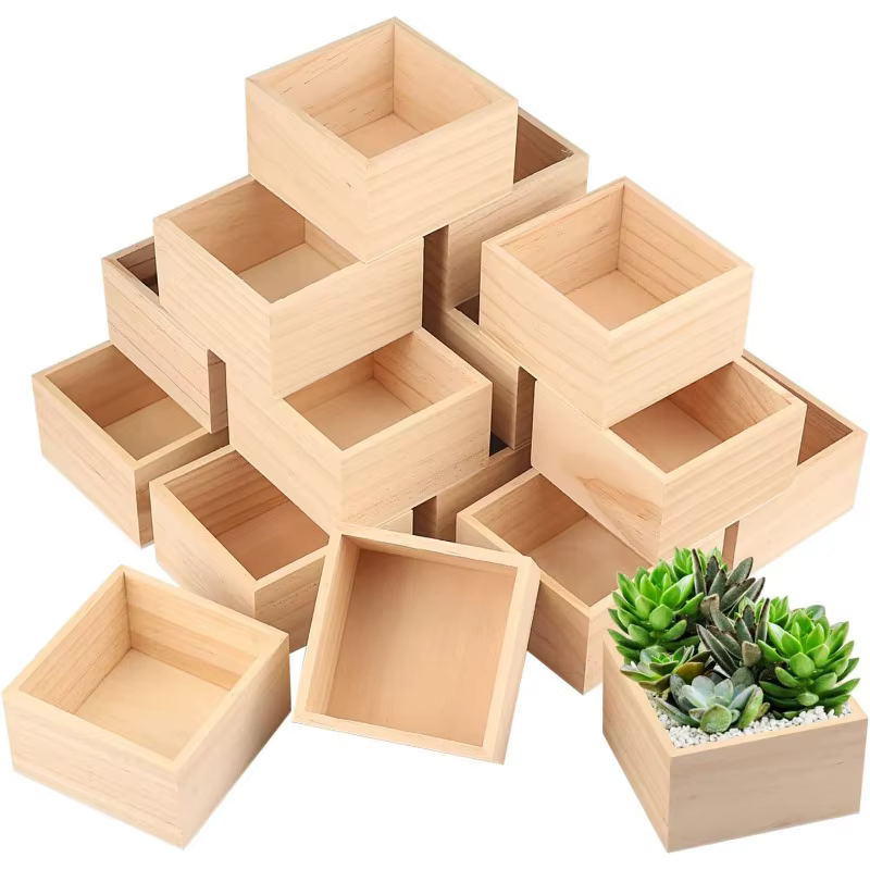 1 boîte en bois carrée non finie