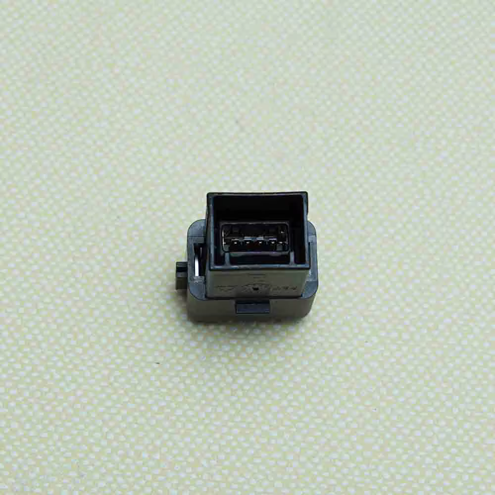 30775252 Pour Volvo C30 C70 S40 S60 S60L S80 S80L V40 V50 V60 V70 XC60 XC70 Prise USB de voiture Pièces automobiles