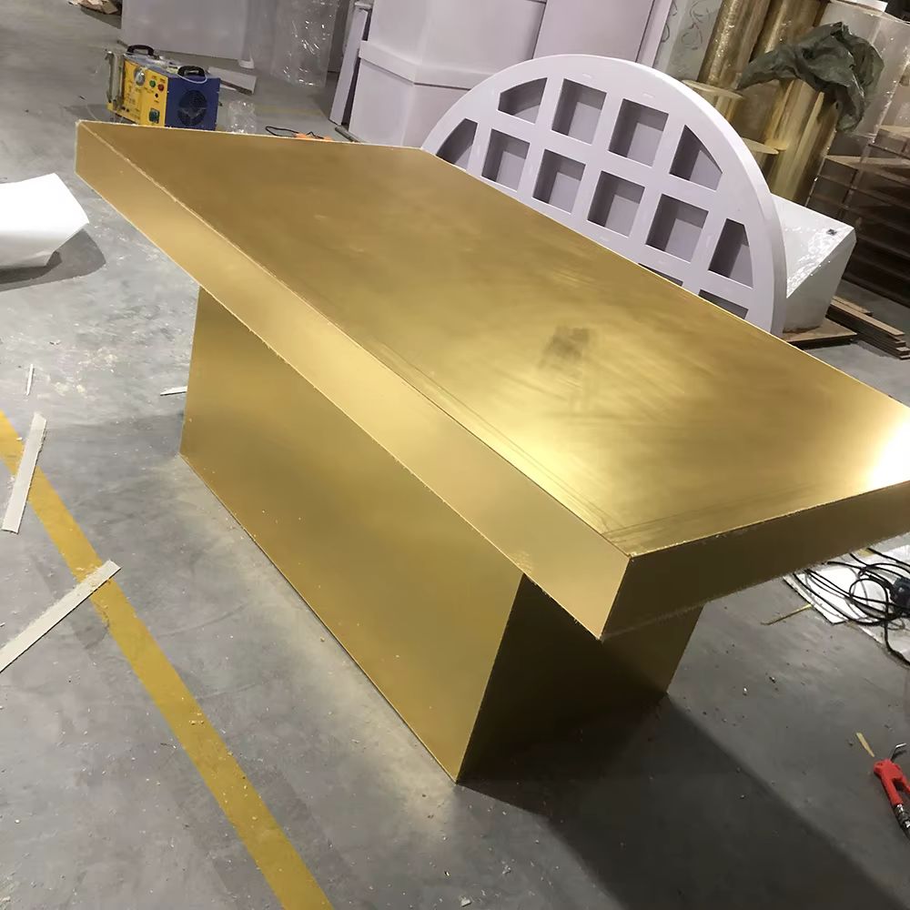 Table courbe acrylique au Design créatif