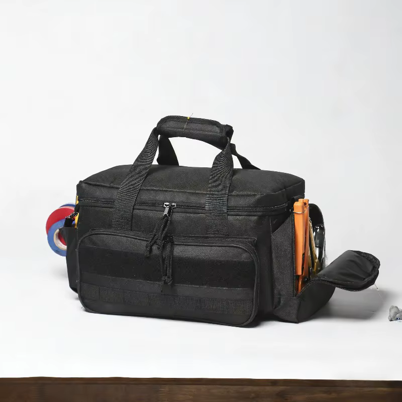 Outils comprenant un sac de rangement avec bandoulière