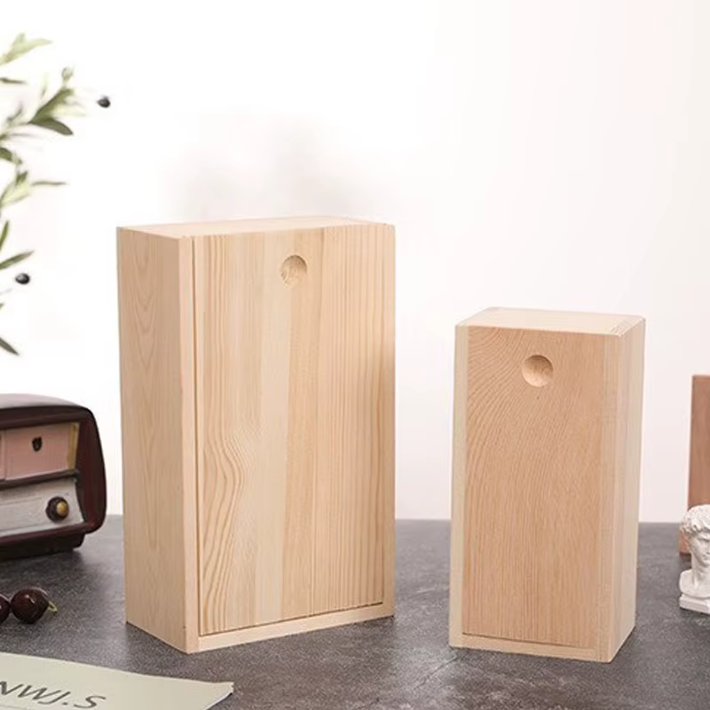 Boîte de rangement en bois avec couvercle coulissant en pin