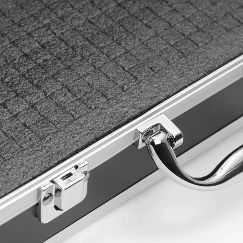 Boîte à outils portable en aluminium