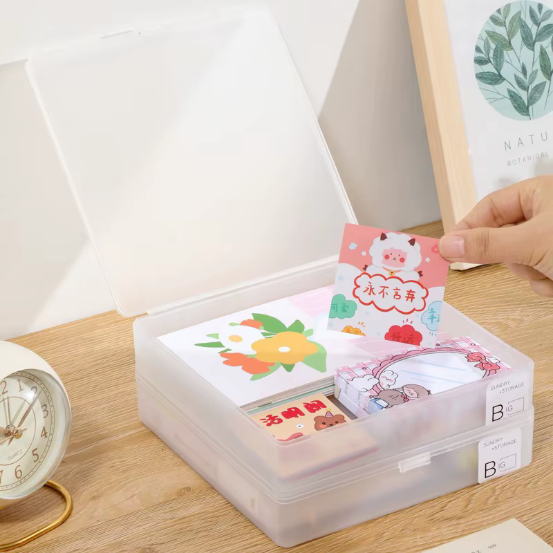 Boîtes en plastique transparentes pour cartes à jouer