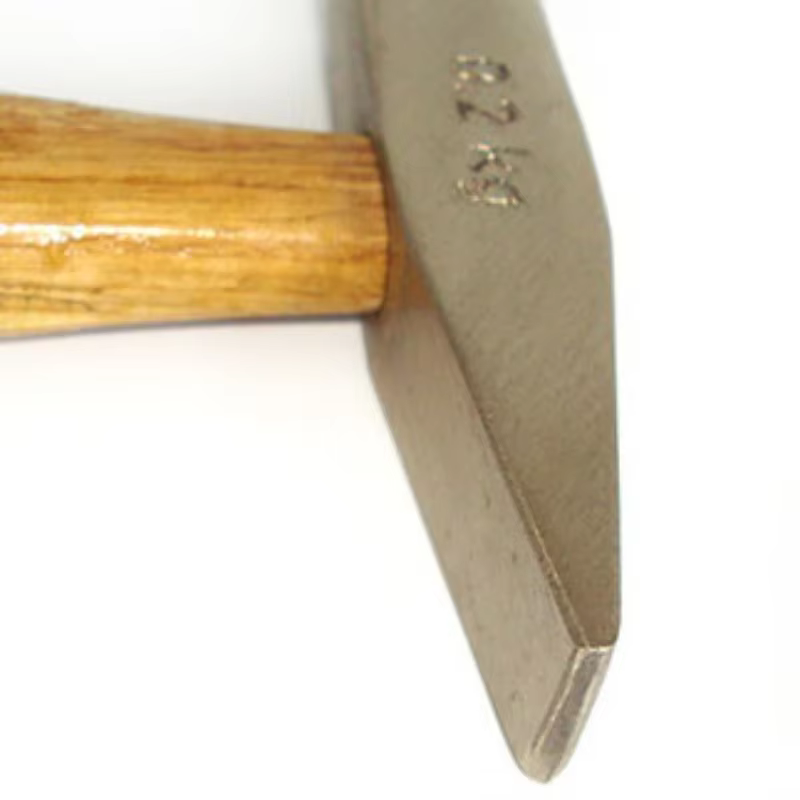 Marteaux copiés de charpentier professionnel