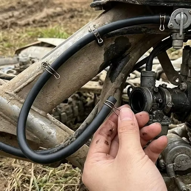 Tuyau de carburant pour moto