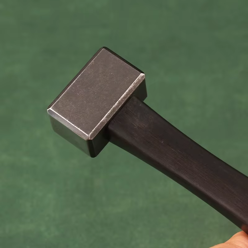 Petit marteau carré en acier 440C