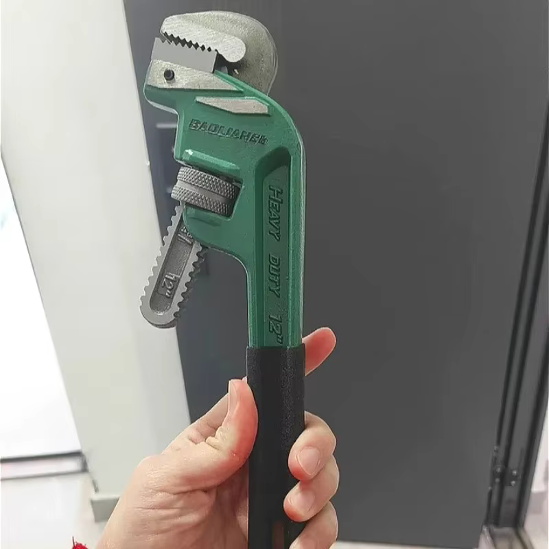 Clé à tuyau robuste ELECTRIC de 8 à 24 pouces