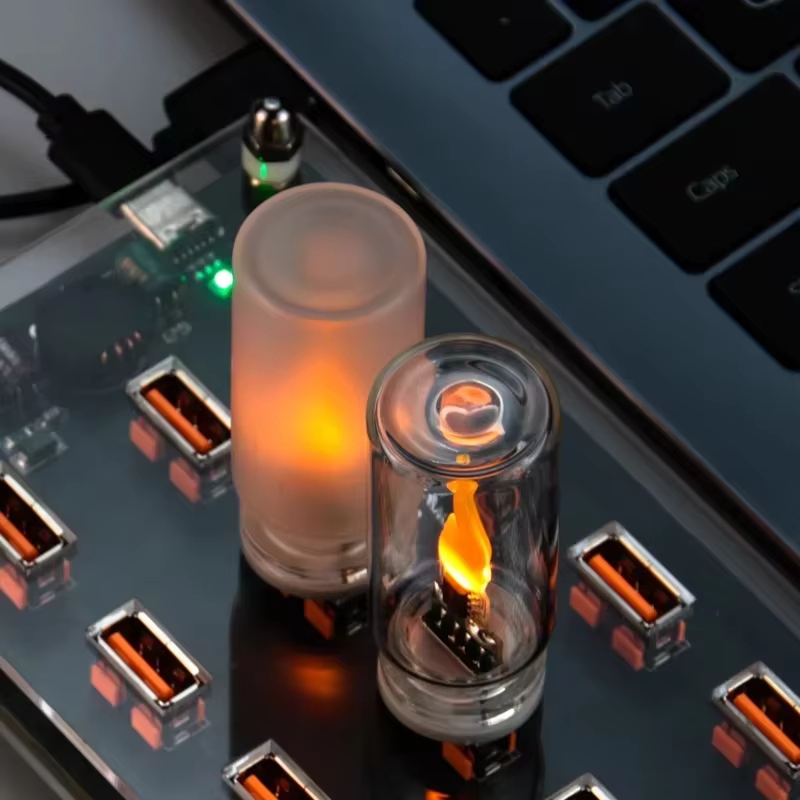 Lampe de chevet USB à flamme vacillante LED