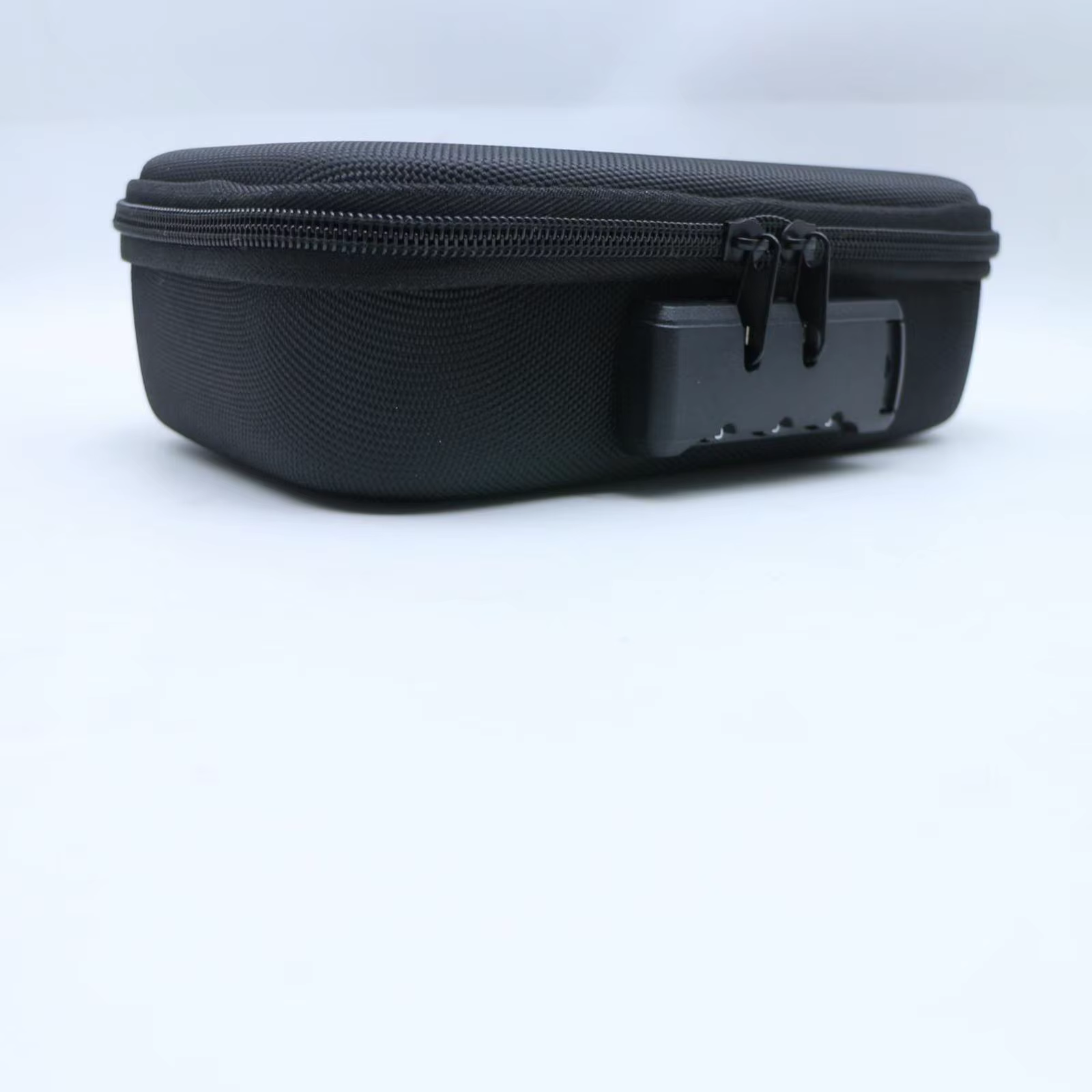 Boîte de rangement portable verrouillable