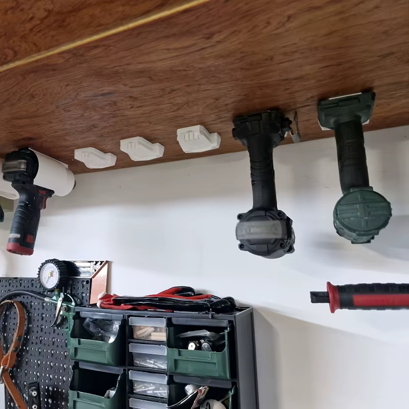 Support d'outils monté au plafond