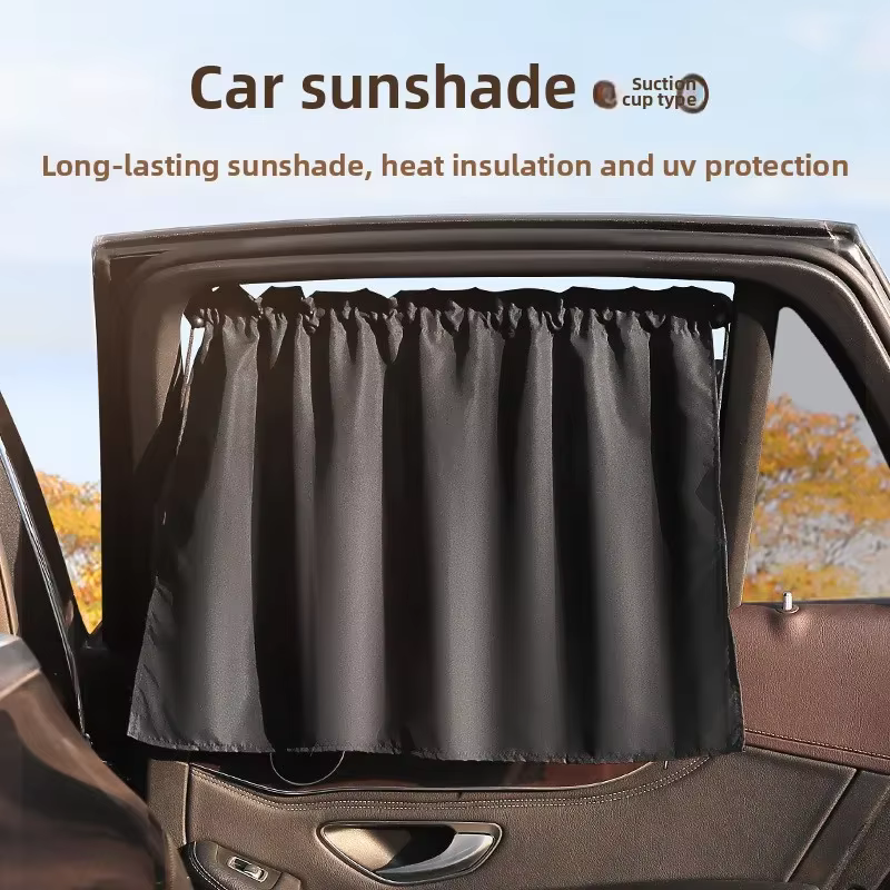 Rideau à ventouse dans la fenêtre de la voiture