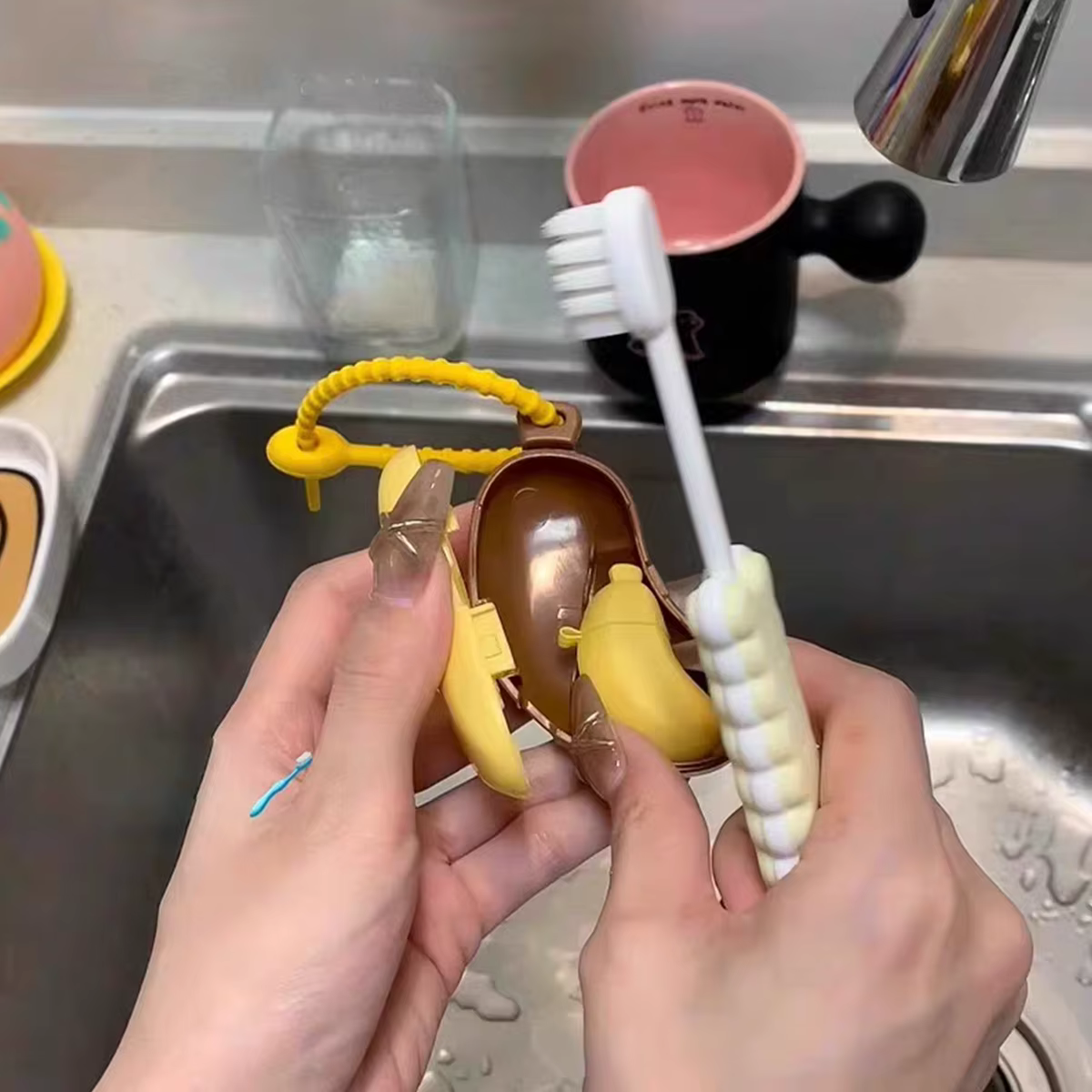 Capuchon de protection pour brosse à dents banane avec boîte de rangement pour dentifrice - compact et pratique - Housse essentielle pour brosse à dents pour voyage