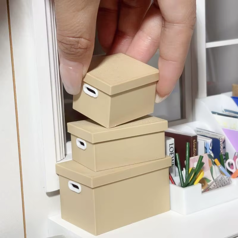 Boîte de rangement miniature pour maison de poupée avec couvercle, décoration colorée pour la maison, modèle de micro-scène, ornements, accessoires de décoration, échelle 1/12, cadeau DIY