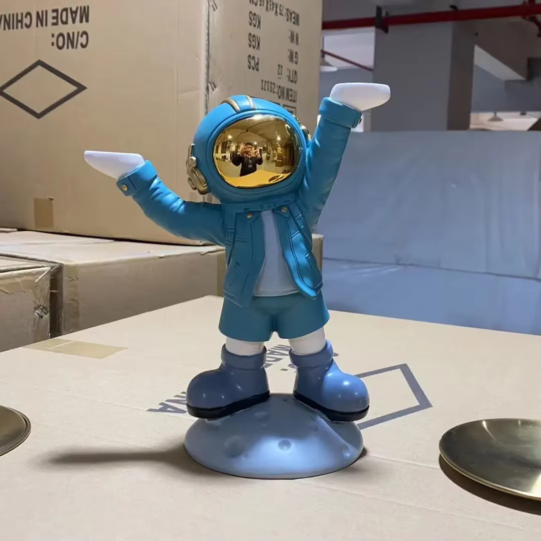 Sculpture de maison, ornement d'astronaute