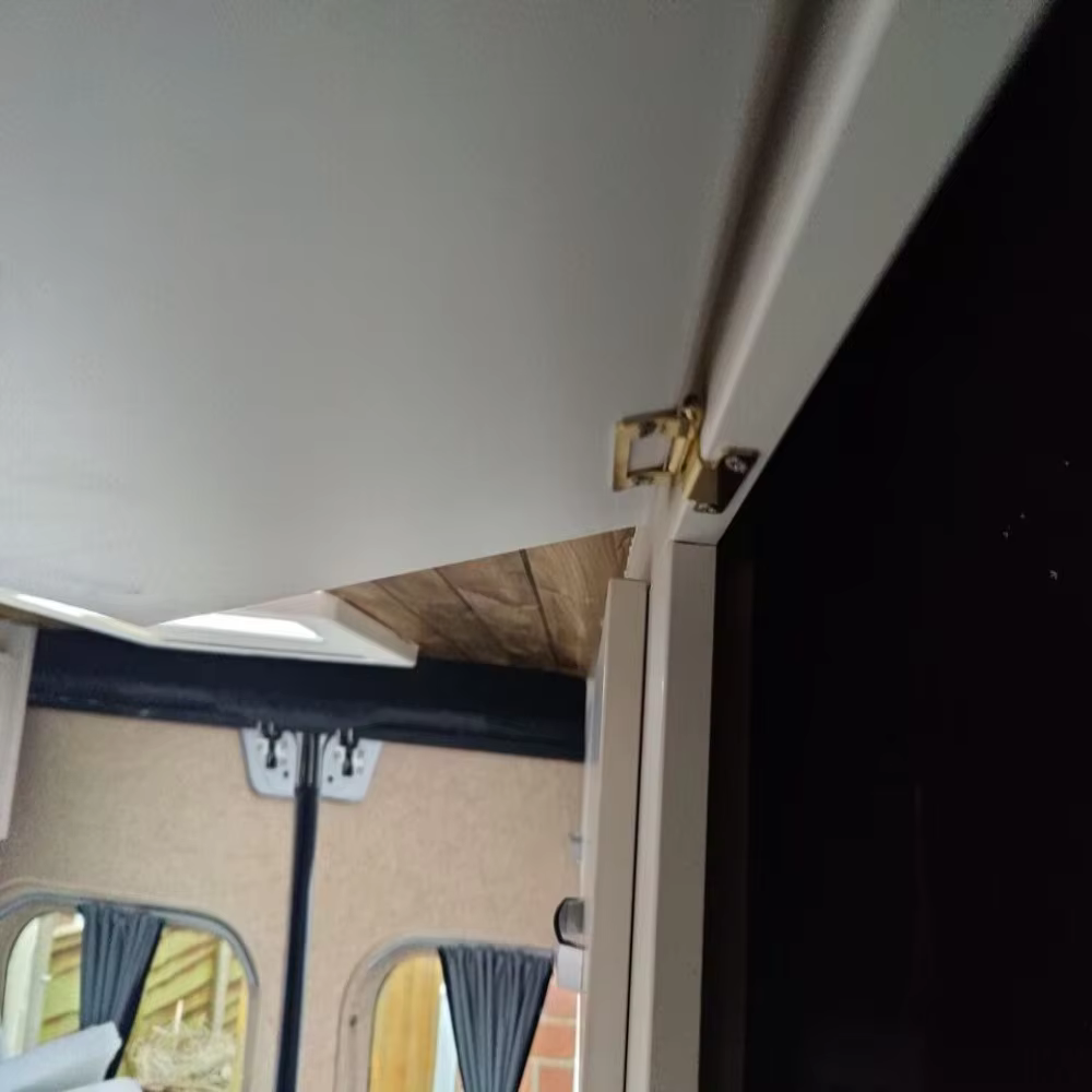 Charnières de porte pliables