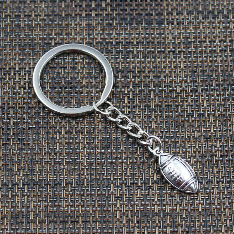 Porte-clés de rugby et de football pour hommes