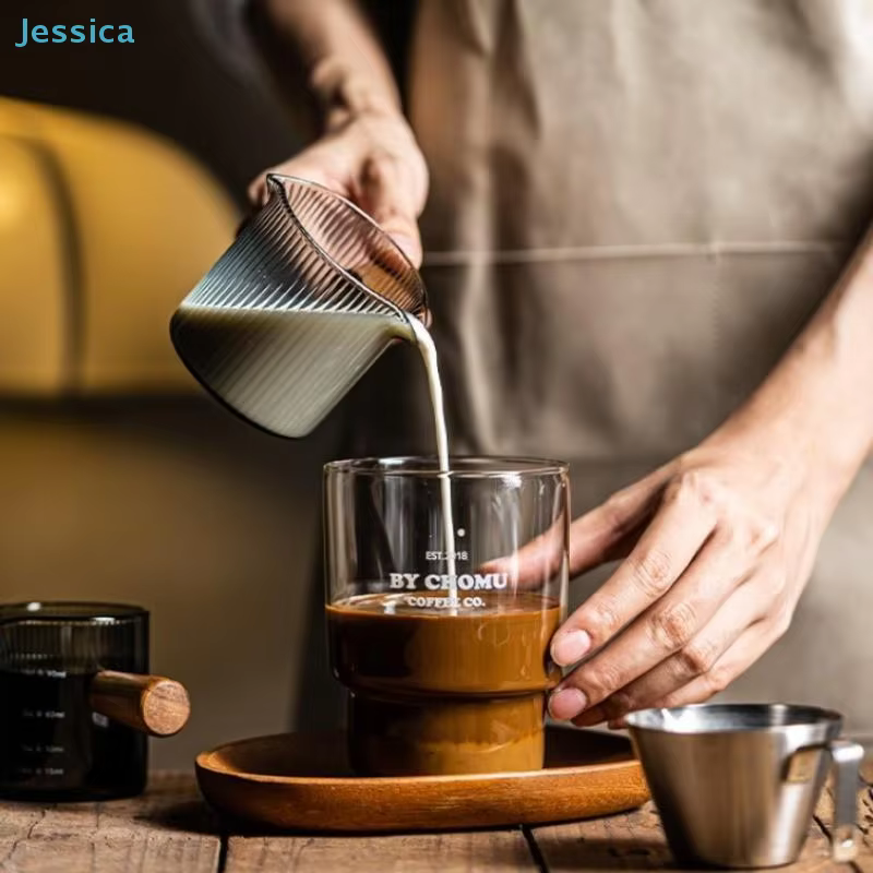 ♥ Tasse à mousse de lait en verre côtelé avec poignée en bois - Tasse doseuse de 120 ml pour café et lait